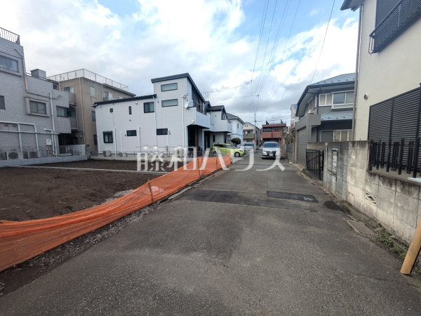接道状況および現場風景 【狛江市和泉本町2丁目】 接道状況および現場風景 【狛江市和泉本町2丁目】