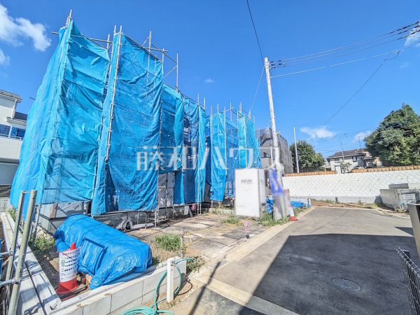 接道状況および現場風景 【多摩市落川】 接道状況および現場風景 【多摩市落川】