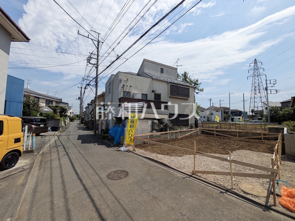 接道状況および現場風景 【狛江市駒井町3丁目】 接道状況および現場風景 【狛江市駒井町3丁目】