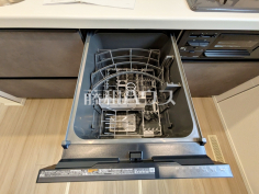 食器洗浄乾燥機 【東村山市諏訪町2丁目】 後片付けの手間を削減し、趣味の時間や家族との時間を増やせる食器洗い乾燥機を標準装備 食器洗浄乾燥機 【東村山市諏訪町2丁目】 後片付けの手間を削減し、趣味の時間や家族との時間を増やせる食器洗い乾燥機を標準装備