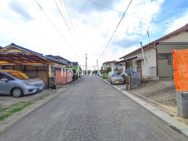 接道状況および現場風景 【岩倉市石仏町天王】 接道状況および現場風景 【岩倉市石仏町天王】