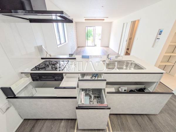 1号棟 キッチン収納 【読谷村字高志保】 1号棟 キッチン収納 【読谷村字高志保】