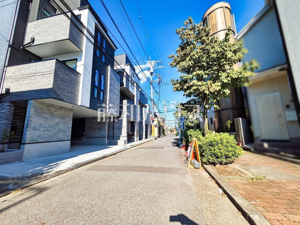 接道状況および現場風景 【世田谷区桜1丁目】 接道状況および現場風景 【世田谷区桜1丁目】