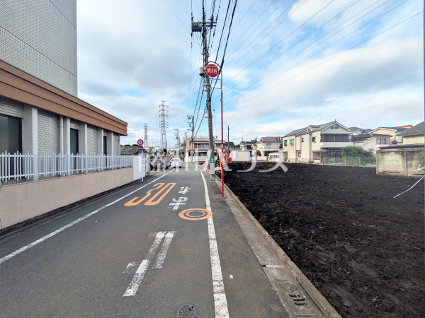 接道状況および現場風景 【練馬区西大泉5丁目】 接道状況および現場風景 【練馬区西大泉5丁目】