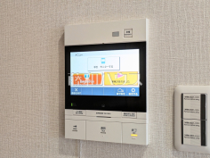 防犯に役立つTVモニター付インターフォン TVモニター付きインターホンのため訪問者がひと目で分かります 防犯に役立つTVモニター付インターフォン TVモニター付きインターホンのため訪問者がひと目で分かります