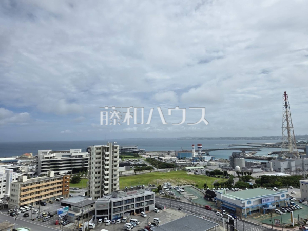住戸からの眺望写真 【プレミアムコート牧港】 夜景も素敵です♪ 住戸からの眺望写真 【プレミアムコート牧港】 夜景も素敵です♪