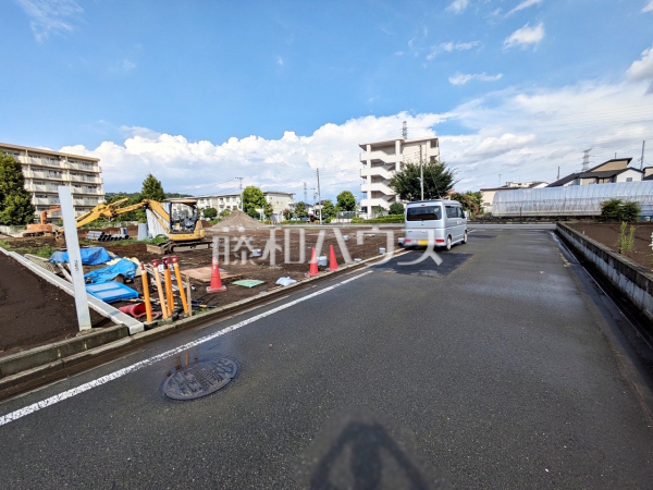 接道状況および現場風景 【東村山市多摩湖町1丁目】 接道状況および現場風景 【東村山市多摩湖町1丁目】