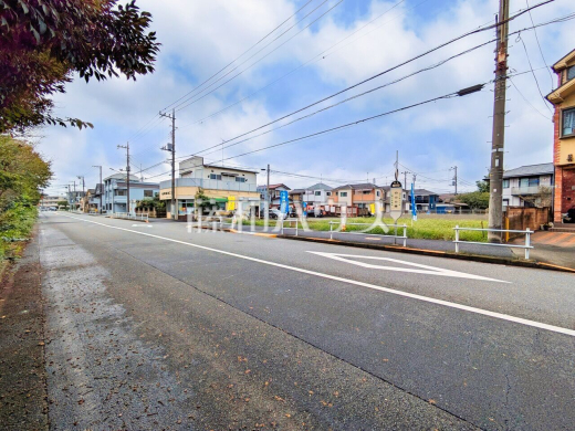 接道状況および現場風景 【東久留米市下里3丁目】 物件の事、諸費用の事など、小さな疑問もお気軽にご連絡・ご相談下さい。