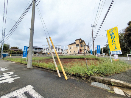 現場風景【東久留米市下里3丁目】 建物のプレゼンをさせていただきますので、実際の完成イメージを思い描いていただくことができます。お気軽にお問合せ下さい。 /撮影日2026/09/11