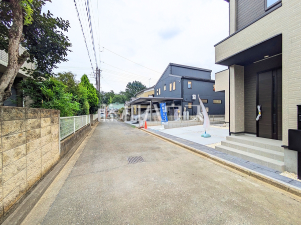 接道状況および現場風景 【新座市野火止3丁目】 接道状況および現場風景 【新座市野火止3丁目】