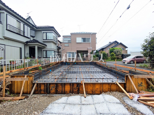 リビングに生活動線の中心となるリビングイン階段を設置し、家族の絆を育む住まいとなっています。 【富士見市大字水子】 リビングに生活動線の中心となるリビングイン階段を設置し、家族の絆を育む住まいとなっています。 【富士見市大字水子】