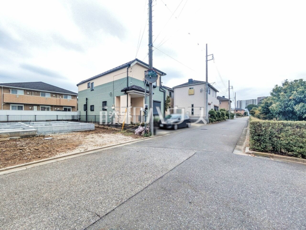 接道状況および現場風景 【新座市野火止5丁目】 建物のプレゼンをさせていただきますので、実際の完成イメージを思い描いていただくことができます。お気軽にお問合せ下さい。 接道状況および現場風景 【新座市野火止5丁目】 建物のプレゼンをさせていただきますので、実際の完成イメージを思い描いていただくことができます。お気軽にお問合せ下さい。