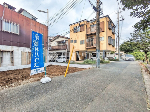 接道状況および現場風景 【和光市白子3丁目】建物のプレゼンをさせていただきますので、実際の完成イメージを思い描いていただくことができます。お気軽にお問合せ下さい。 接道状況および現場風景 【和光市白子3丁目】建物のプレゼンをさせていただきますので、実際の完成イメージを思い描いていただくことができます。お気軽にお問合せ下さい。