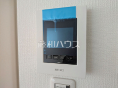 TVモニター付きインターホン
訪問者がひと目で分かります TVモニター付きインターホン
訪問者がひと目で分かります