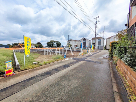 接道状況および現場風景 【東久留米市小山4丁目】ぜひ実物をご覧いただきたく思います。喜んでご案内いたしますのでお気軽にお問合せ下さい。/撮影日2026/09/17