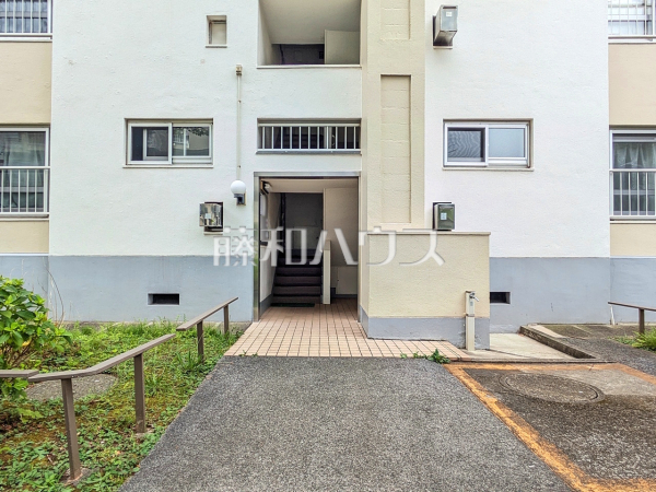 エントランス 【西けやき台団地 2号棟】 エントランス 【西けやき台団地 2号棟】