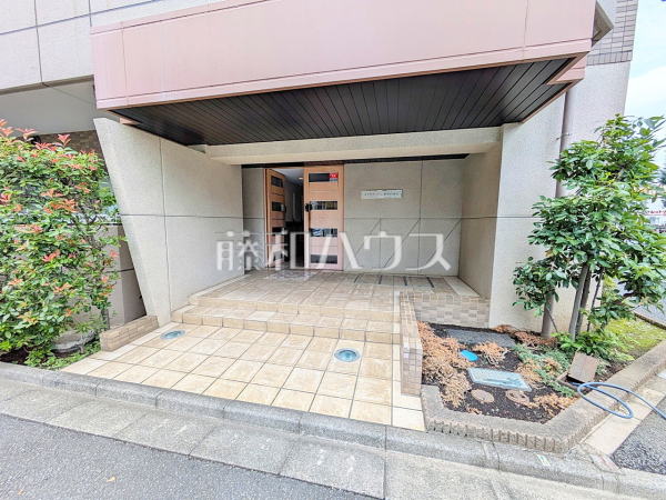 ≪エントランス≫住まう方をやさしく出迎えるエントランス 【エクセラージュ府中白糸台 】 ≪エントランス≫住まう方をやさしく出迎えるエントランス 【エクセラージュ府中白糸台 】