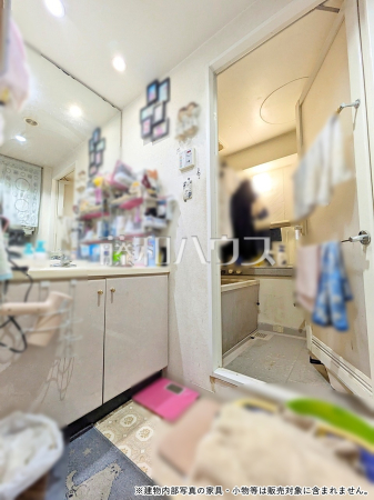 ≪洗面室≫洗面化粧台のボウルは幅も広めでお掃除も楽々できます。 【エクセラージュ府中白糸台 】 ≪洗面室≫洗面化粧台のボウルは幅も広めでお掃除も楽々できます。 【エクセラージュ府中白糸台 】