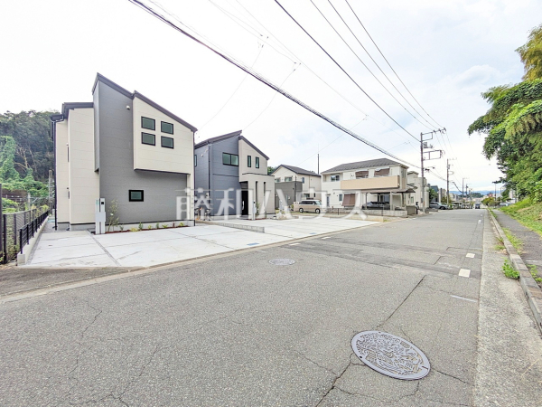 接道状況および現場風景 【八王子市兵衛2丁目】 接道状況および現場風景 【八王子市兵衛2丁目】
