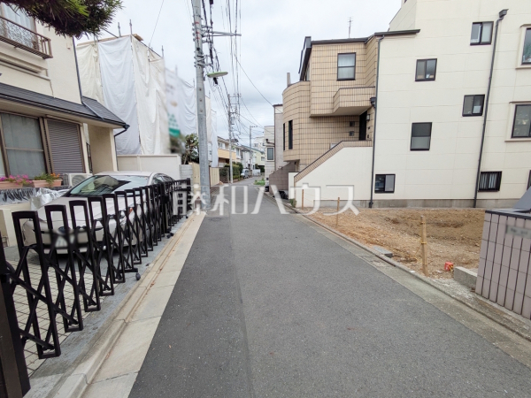 接道状況および現場風景 【世田谷区太子堂5丁目】 接道状況および現場風景 【世田谷区太子堂5丁目】