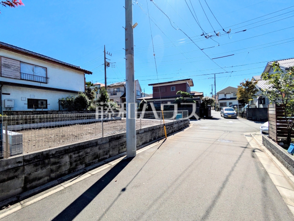 接道状況および現場風景 【西東京市泉町2丁目】 接道状況および現場風景 【西東京市泉町2丁目】