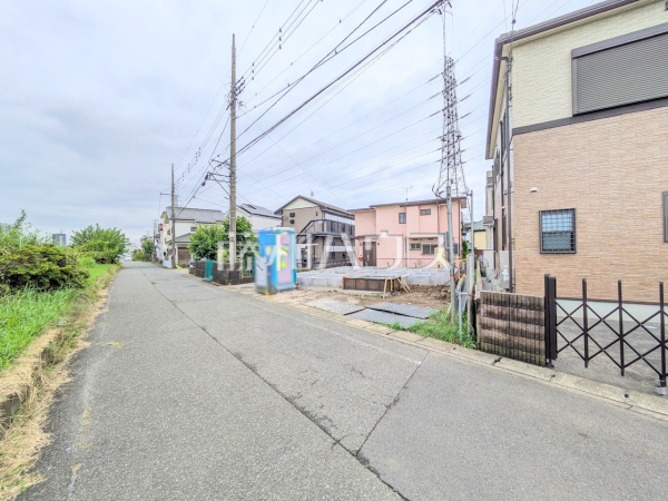接道状況および現場風景 【日野市百草】 接道状況および現場風景 【日野市百草】
