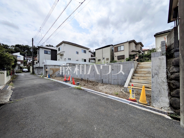 接道状況および現場風景 【日野市程久保2丁目】 接道状況および現場風景 【日野市程久保2丁目】