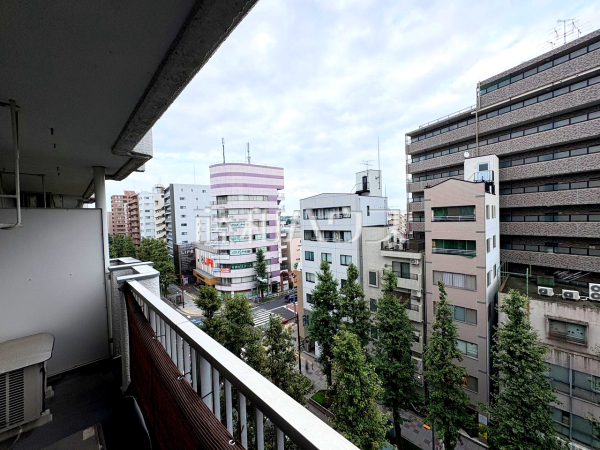 ≪住戸からの眺望≫青・緑・白のコントラスト!澄んだ青い空のたもと、豊かな緑が織りなす時間、表情豊かに四季折々の景観を楽しませてくれるでしょう。 【光シャンブル府中】 ≪住戸からの眺望≫青・緑・白のコントラスト!澄んだ青い空のたもと、豊かな緑が織りなす時間、表情豊かに四季折々の景観を楽しませてくれるでしょう。 【光シャンブル府中】