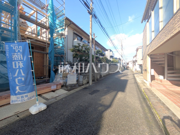 接道状況および現場風景 【富士見市鶴瀬西3丁目】 接道状況および現場風景 【富士見市鶴瀬西3丁目】