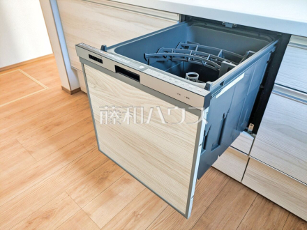 食器洗浄乾燥機 まとめ洗いができ、乾燥まで行ってくれる食器洗い乾燥機で食事の後片付けが楽になります。
/撮影日2026/09/24