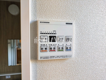 24時間換気システム 24時間換気システムにより、花粉・PM2.5などの微小粒子物質の侵入を防ぎ、快適な室内を保ちます。
/撮影日2026/09/24