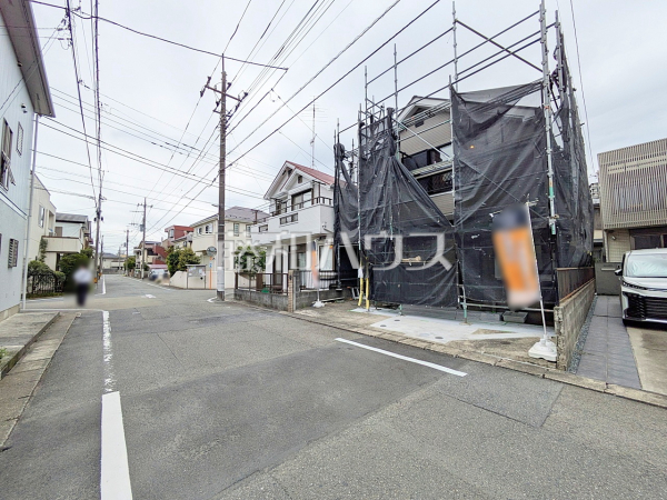 接道状況および現場風景 【日野市東豊田3丁目】 東南側道路で、日当たり良好です。 接道状況および現場風景 【日野市東豊田3丁目】 東南側道路で、日当たり良好です。