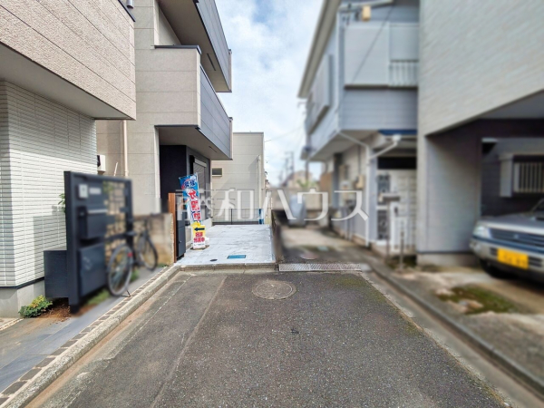 接道状況および現場風景 【所沢市美原町3丁目】 接道状況および現場風景 【所沢市美原町3丁目】