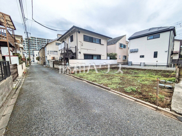 接道状況および現場風景 【西東京市芝久保町4丁目】生活動線が近隣に集約しております!是非お問い合わせくださいませ。 接道状況および現場風景 【西東京市芝久保町4丁目】生活動線が近隣に集約しております!是非お問い合わせくださいませ。