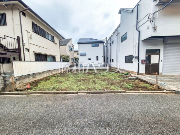 現地写真【西東京市芝久保町4丁目】 建物のプレゼンをさせていただきますので、実際の完成イメージを思い描いていただくことができます。お気軽にお問合せ下さい。 現地写真【西東京市芝久保町4丁目】 建物のプレゼンをさせていただきますので、実際の完成イメージを思い描いていただくことができます。お気軽にお問合せ下さい。
