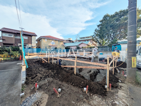 ≪現地外観≫分譲地周辺は4m道路と一戸建住宅が建ち並ぶ閑静な住宅街となっており車の通りも少なく安心してお住まい頂ける環境が広がっております。【稲城市百村】 ≪現地外観≫分譲地周辺は4m道路と一戸建住宅が建ち並ぶ閑静な住宅街となっており車の通りも少なく安心してお住まい頂ける環境が広がっております。【稲城市百村】
