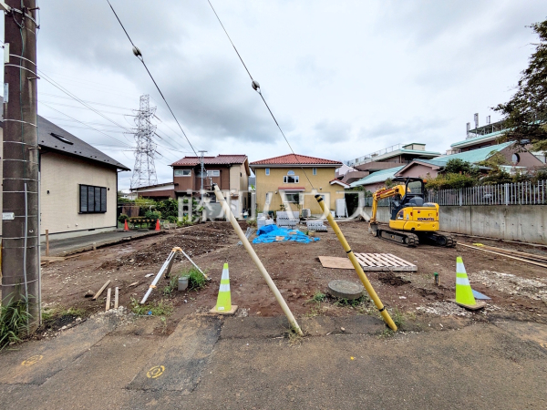 ≪現地外観≫建物のプレゼンをさせていただきますので、実際の完成イメージを思い描いていただくことができます。お気軽にお問合せ下さい。 【稲城市百村】 ≪現地外観≫建物のプレゼンをさせていただきますので、実際の完成イメージを思い描いていただくことができます。お気軽にお問合せ下さい。 【稲城市百村】
