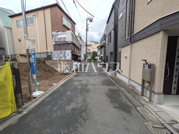 接道状況および現場風景 【中野区中央2丁目】 接道状況および現場風景 【中野区中央2丁目】
