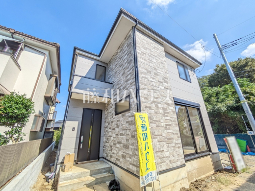 外観 【日野市落川】
足場が外れて実際の外観が見えてきました。完成までもう少しです。
