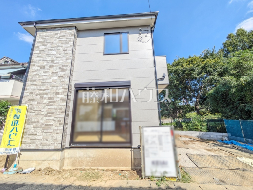 外観 【日野市落川】
現在建築中の物件です!物件の内部構造などは今しか見られません。完成前の状態もご確認ください。是非ご見学のお問合せを!
