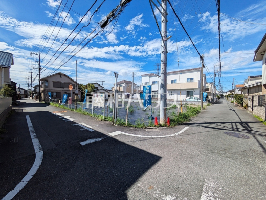 接道状況および現場風景 【小金井市東町1丁目】 物件の事、諸費用の事など、小さな疑問もお気軽にご連絡・ご相談下さい。