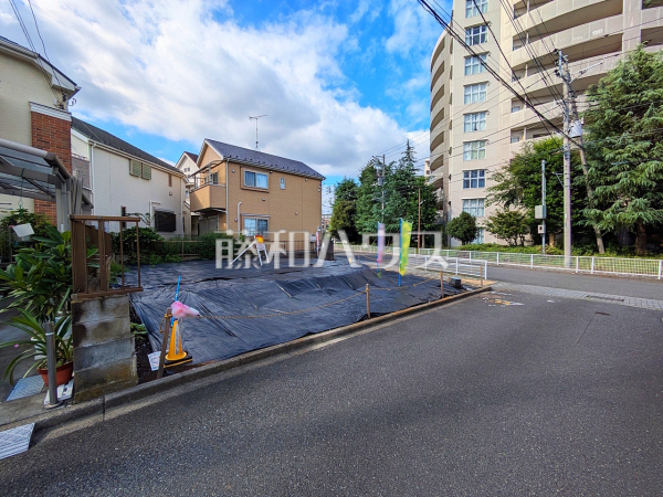 接道状況および現場風景 【三鷹市新川5丁目】 接道状況および現場風景 【三鷹市新川5丁目】