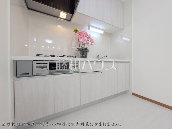 ≪キッチン≫作業スペースが広く取れて、調理や作業に集中できる独立キッチン 【ライオンズマンション多摩永山第3】 ≪キッチン≫作業スペースが広く取れて、調理や作業に集中できる独立キッチン 【ライオンズマンション多摩永山第3】