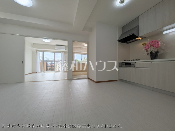 ≪リビング≫たっぷりの日差しや心地良い風が入るリビングが魅力【ライオンズマンション多摩永山第3】 ≪リビング≫たっぷりの日差しや心地良い風が入るリビングが魅力【ライオンズマンション多摩永山第3】