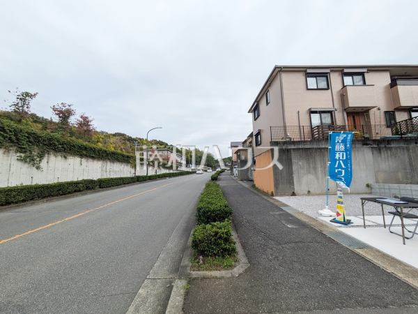 接道状況および現場風景 【八王子市兵衛2丁目】 接道状況および現場風景 【八王子市兵衛2丁目】