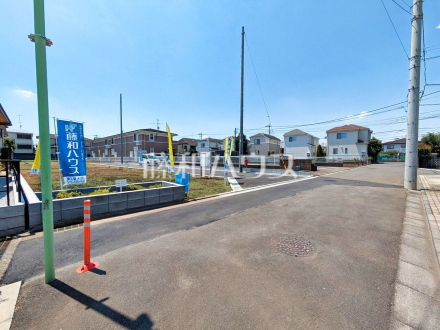 接道状況および現場風景 【東久留米市本町4丁目】周辺環境はもちろん、日当たりなど営業担当がご案内いたしますので、お気軽にお問い合わせください♪/撮影日2026/07/21