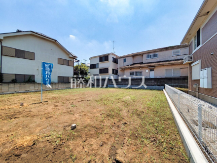 5号地 現地写真 利便性と、思わず深呼吸したくなる大きな空、色彩豊かな木々。この街が育んだ豊かな情景を楽しみ過ごす時が心地よいものとなるでしょう。 【東久留米市本町4丁目】/撮影日2026/07/21