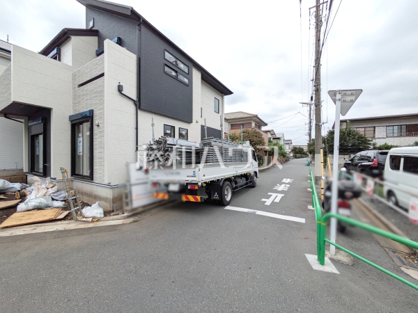 接道状況および現場風景 【練馬区上石神井4丁目】 接道状況および現場風景 【練馬区上石神井4丁目】