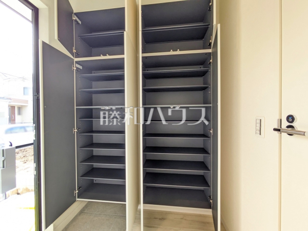 2号棟 玄関収納 【多摩市一ノ宮4丁目】 2号棟 玄関収納 【多摩市一ノ宮4丁目】