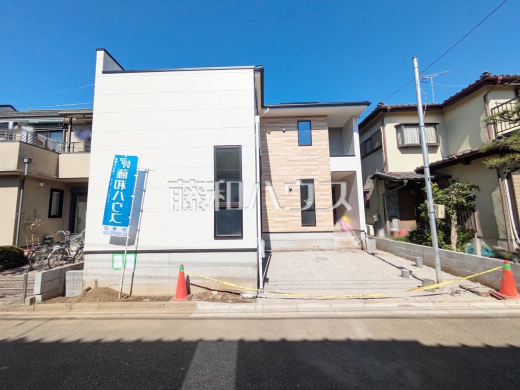 外観 外壁にアクセント色を使用し、メリハリのある外観デザインとなっております。 【西東京市保谷町5丁目】